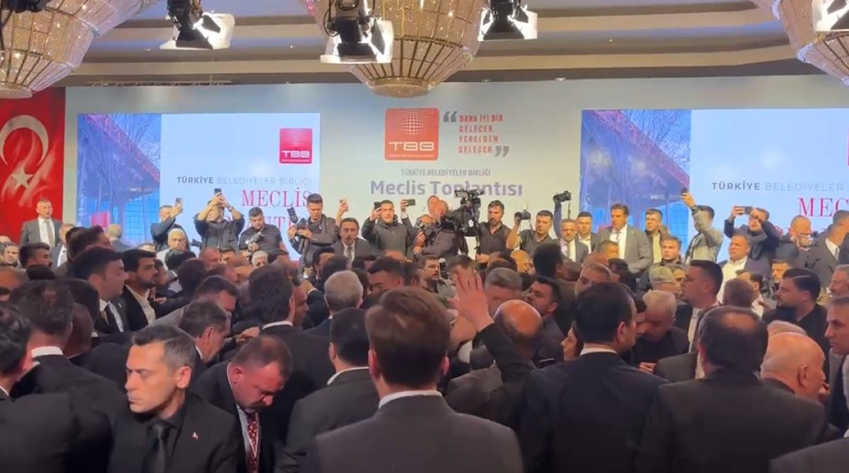 Türkiye Belediyeler Birliği Toplantısında Kavga Çıktı!