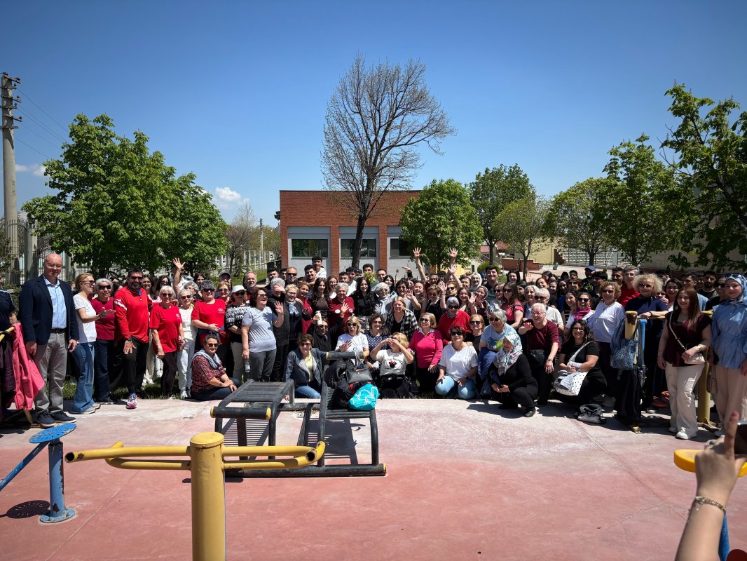 Kuşaklar Aynı Sahnede Buluştu: Gençler ve 60+ Öğrencilerden Örnek Etkinlik