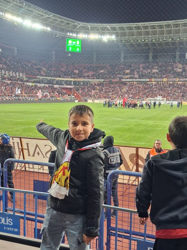 Minik Taraftarın Gözyaşları! Eskişehirspor Maçı İçin Bilet Bulamadı