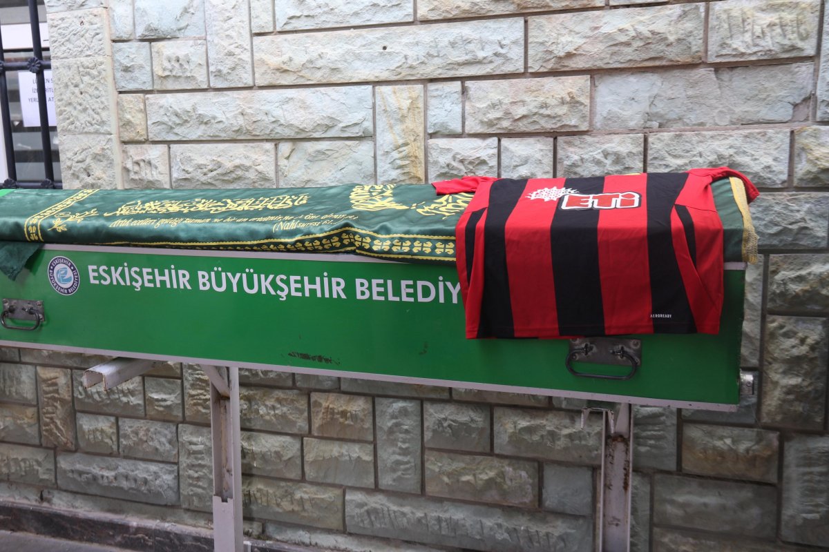 Eskişehirspor’un Unutulmaz İsmi Nihat Atacan’a Veda