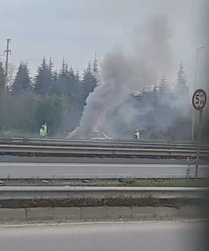 Eskişehir’de Araç Yangını: Çevre Yolunu Duman Kapladı