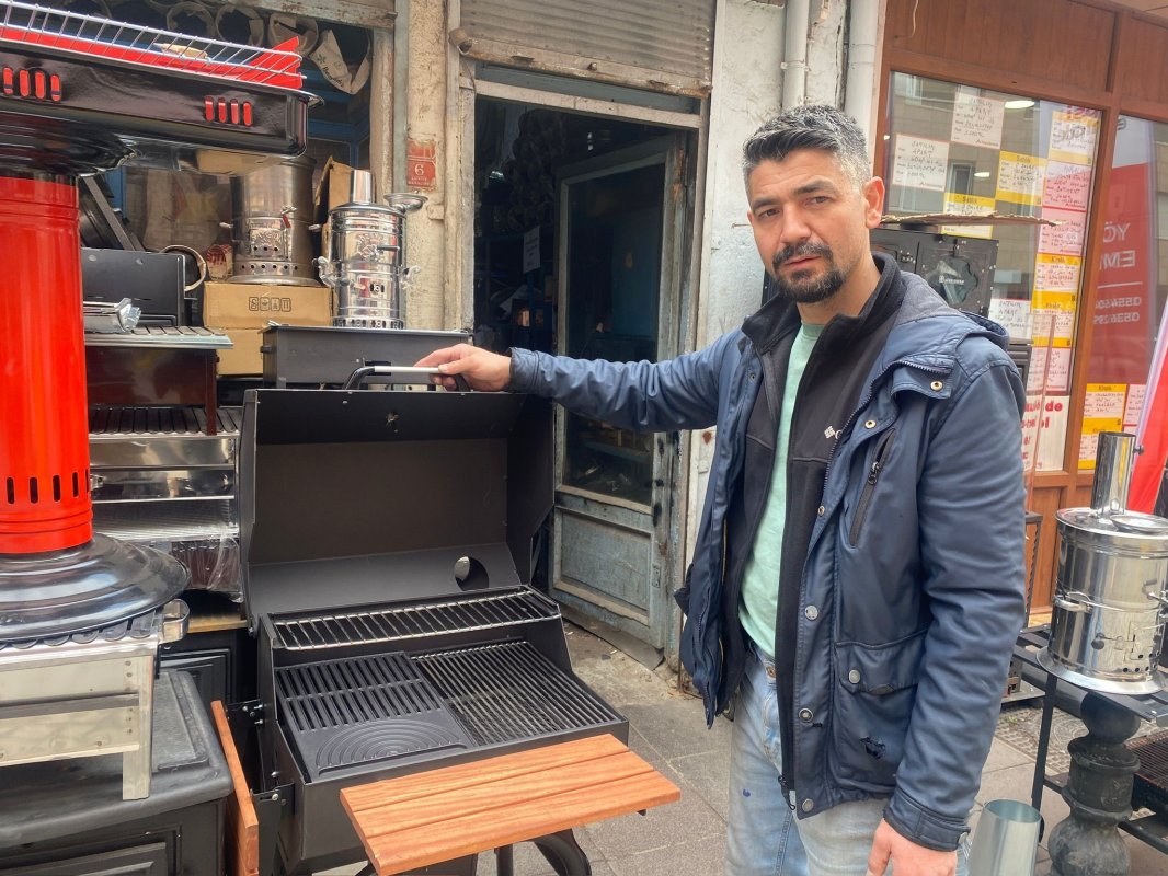 Piknik Yasakları Sonrası Vatandaş Çözümü Balkonda Buldu