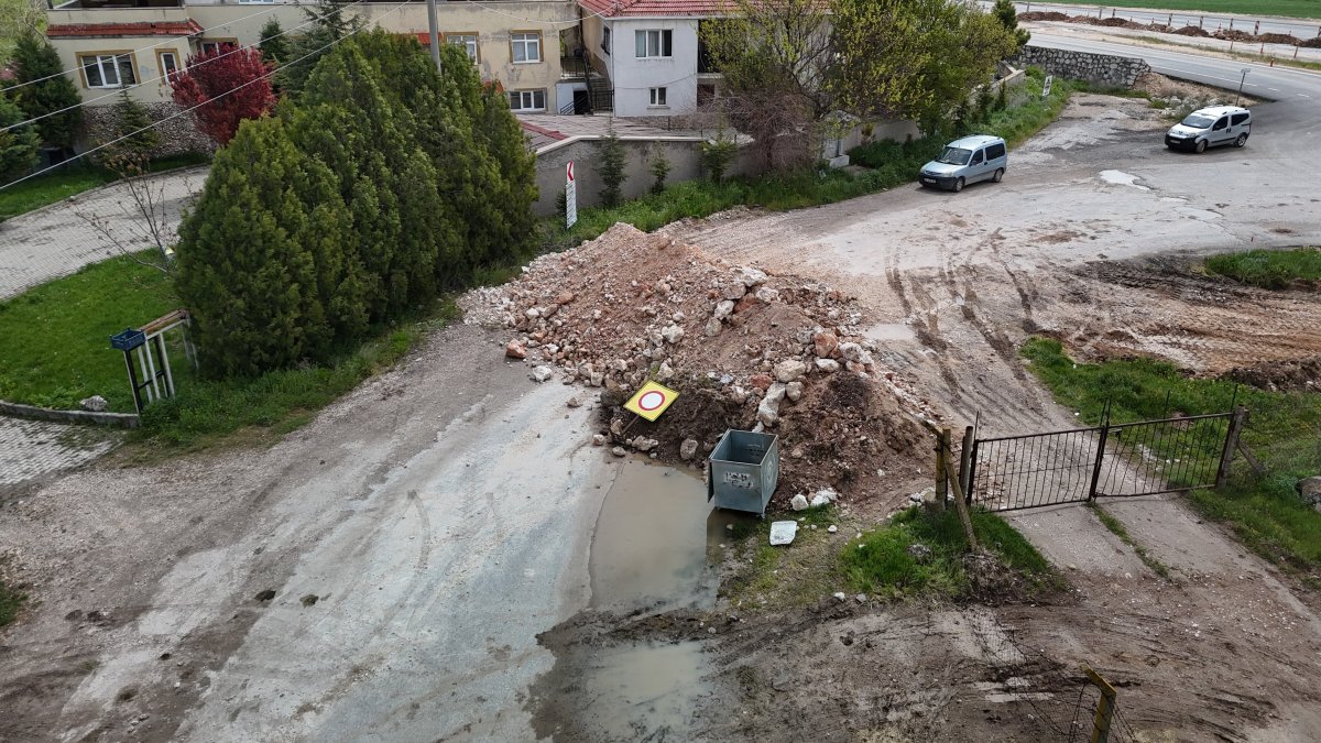 Yol Çalışması Köy Yolunu Kapattı, Vatandaş İsyan Etti