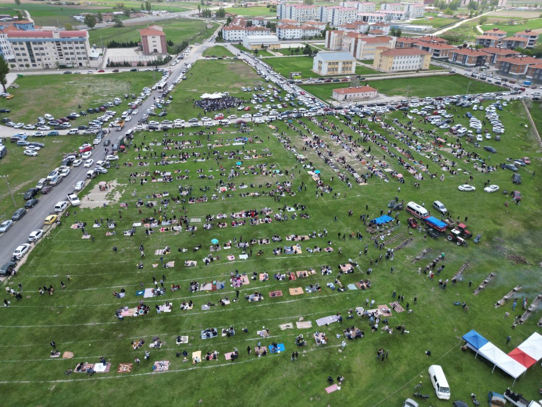 Eskişehir’de yüzlerce kişi yağmurun bereketi için buluştu