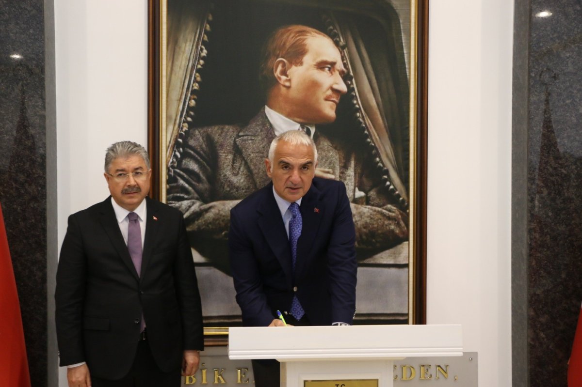 Kültür Ve Turizm Bakanı Ersoy’dan Eskişehir Valiliği’ne Ziyaret