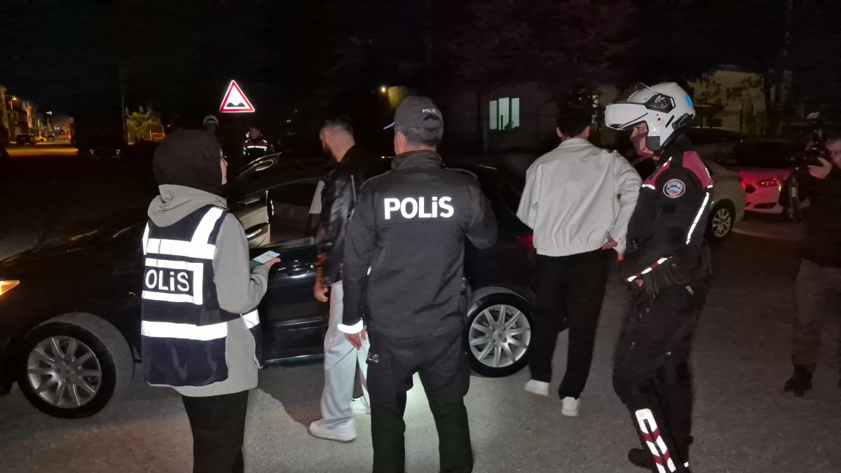 Eskişehir’de Asayiş Denetimi: 298 Kişi Ve 114 Araç Kontrol Edildi