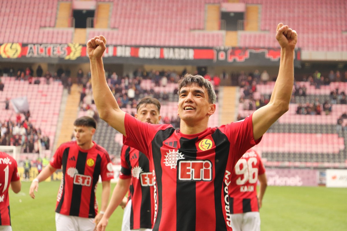 Akın Akman Eskişehirspor’a Veda Etti