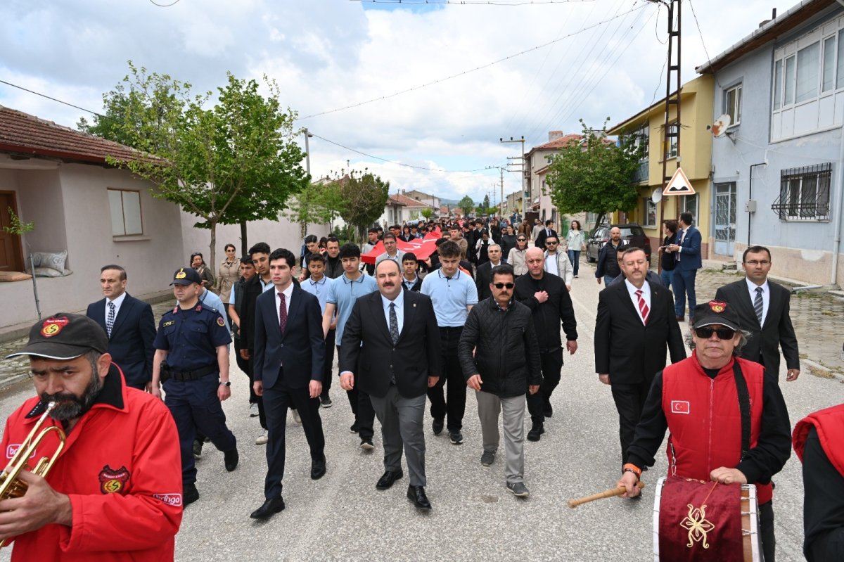 İnönü’de 19 Mayıs coşkusu: 107’inci Yıl Gençlik Yürüyüşü düzenlendi