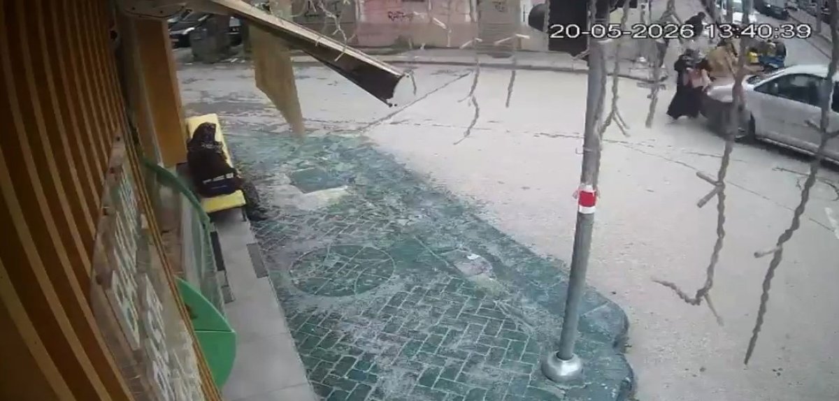 Yayalara Çarpan Otomobil Dehşet Saçtı: 1 Ölü, 2 Yaralı