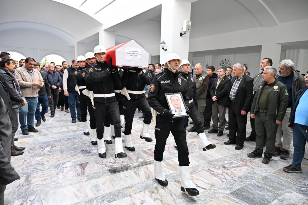 Eskişehir’de Vefat Eden Polis Memuru Selçuk Önger Son Yolculuğuna Uğurlandı