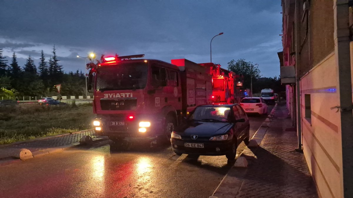Tepebaşı’nda Daire Yangını Korkuttu