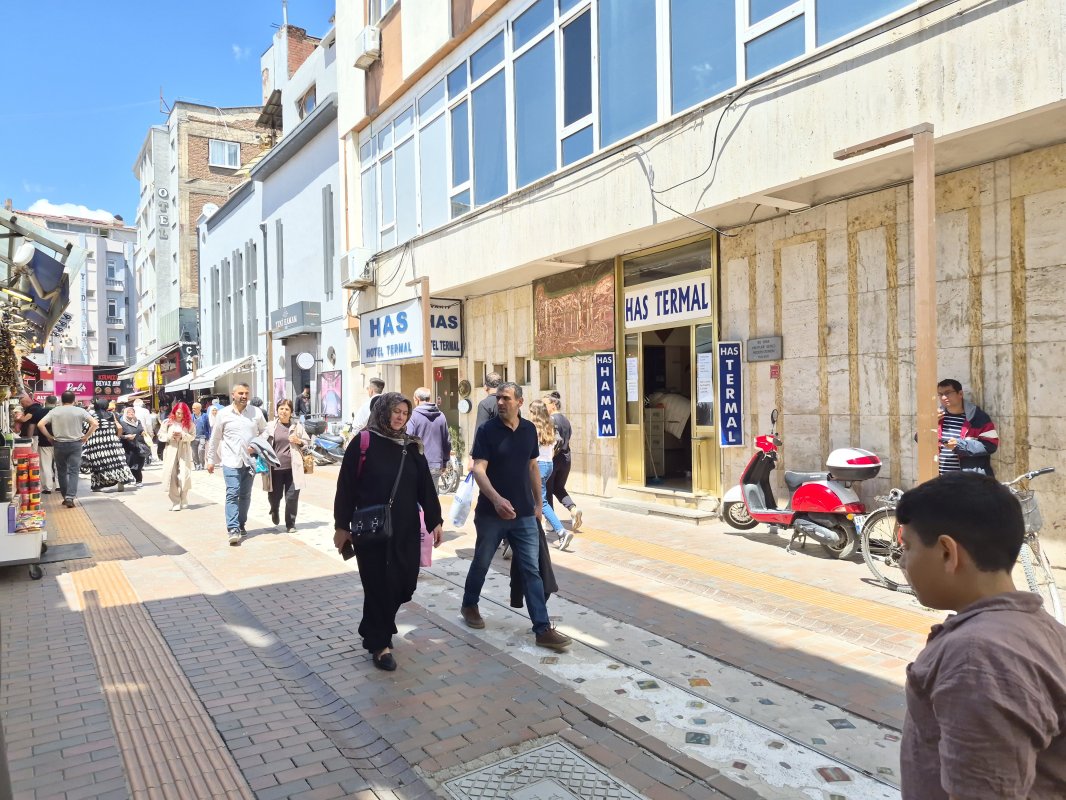 Eskişehir’de Hamamda Fenalaşan 12 Yaşındaki Çocuk Hayatını Kaybetti