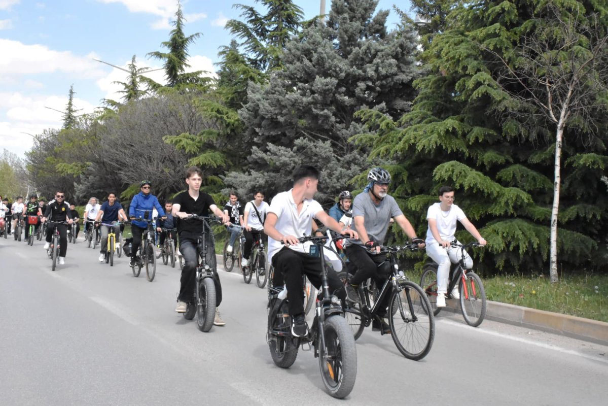 19 Mayıs Ruhuyla Pedalladılar: EOSB Teknik Koleji’nden 6. Geleneksel Bisiklet Turu Yoğun Katılımla Gerçekleşti