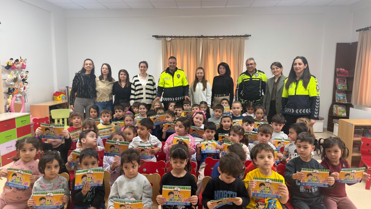 Es Çocuk Evi Minikleri Trafik Kurallarını Oyunla Öğrendi