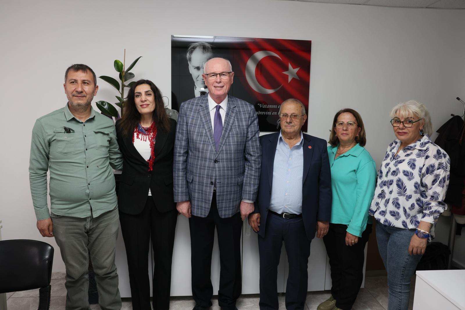 Başkan Kurt’tan Esnaf Odalarına Ziyaret: “Ortak Akıl ile Şehri Birlikte Yönetiyoruz”