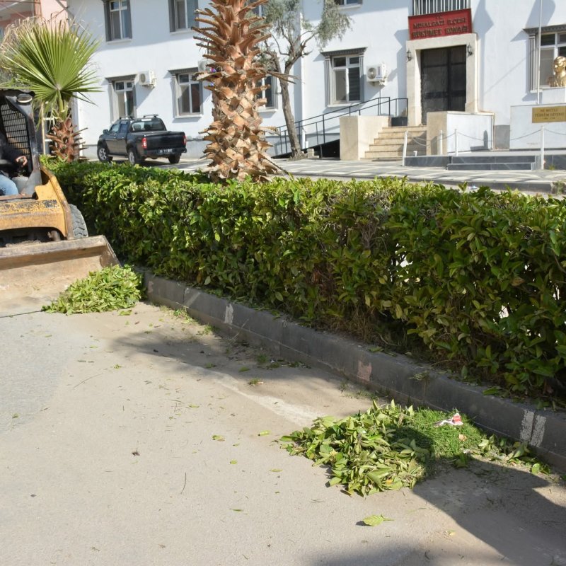 Eskişehir Mihalgazi’de Çevre Seferberliği: Parklar ve Refüjler Yenileniyor