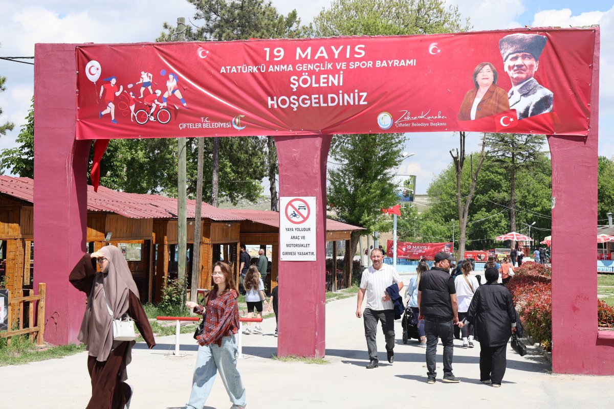 Çifteler’de Bayram Kutlaması Şölene Dönüştü
