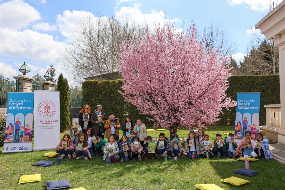 Sosyal Kütüphanede Miniklerle Kütüphaneler Haftası Coşkusu