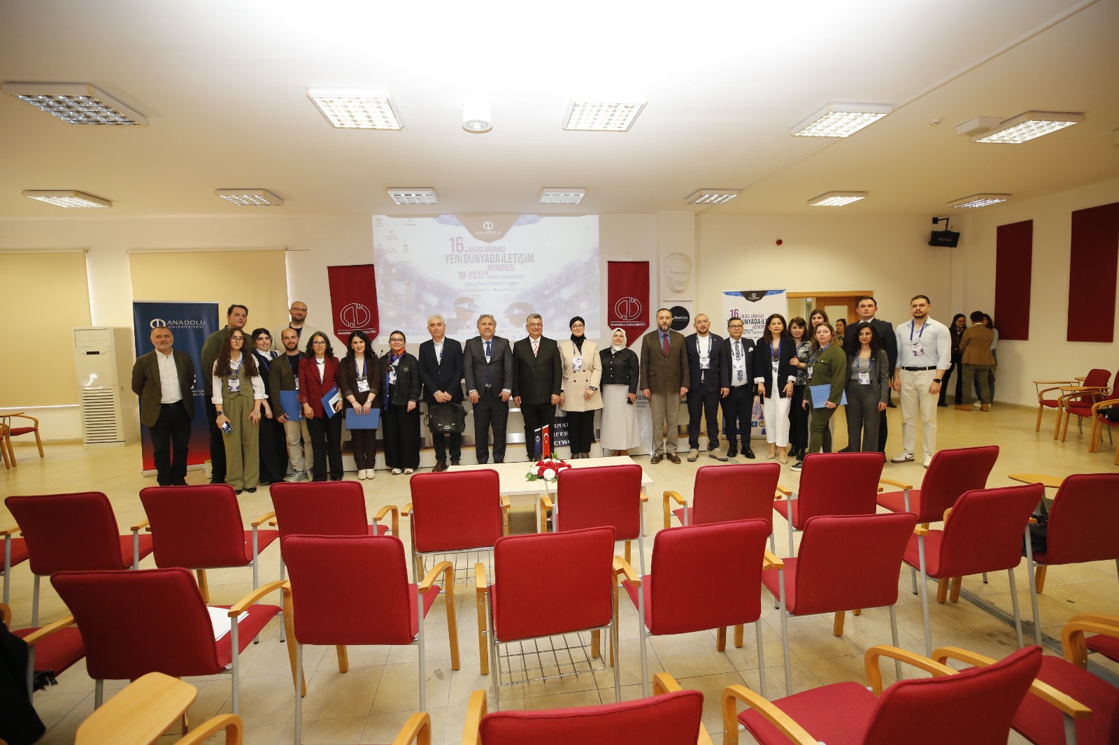 Anadolu Üniversitesi’nde İletişim Zirvesi Başladı