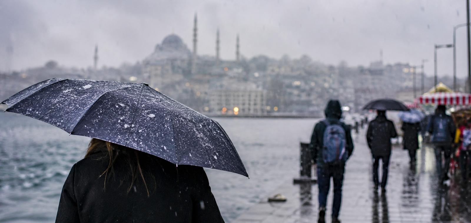 Meteoroloji’den Kritik Uyarı! Sıcaklıklar 10 Derece Birden Düşecek, Kar ve Sağanak Geliyor