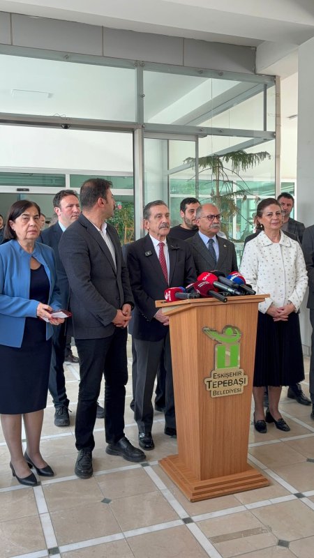 Tepebaşı Belediyesi Operasyonu Sonrası CHP Yönetimi Bir Araya Geldi