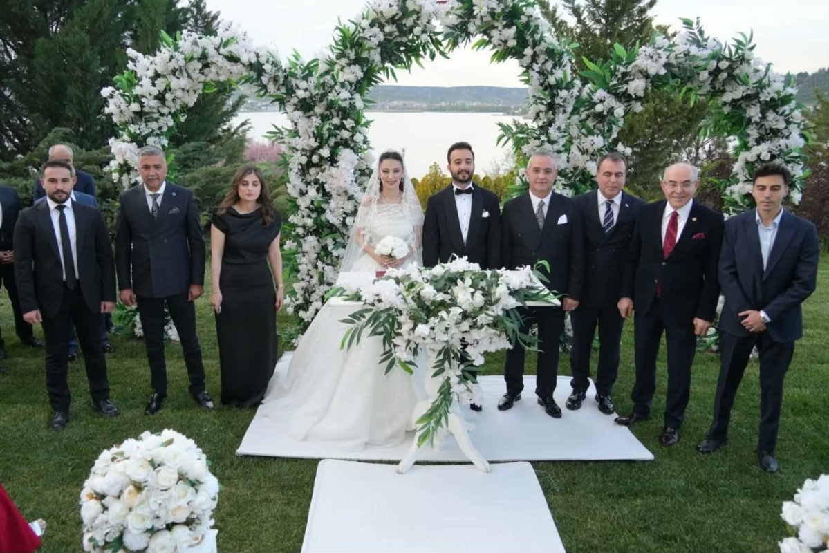 MHP Camiasını Buluşturan Düğün
