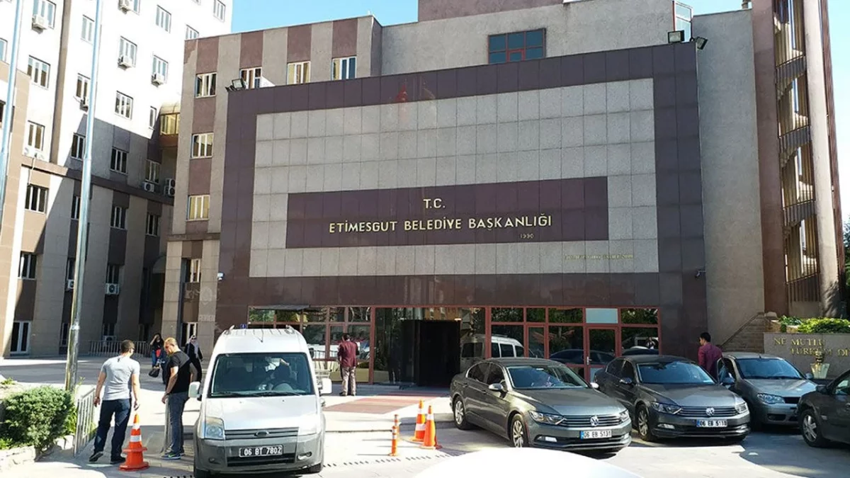 Etimesgut Belediyesi’nde 11 Milyon 990 Bin Liralık Usulsüz Aktarım İddiası: 3 Gözaltı