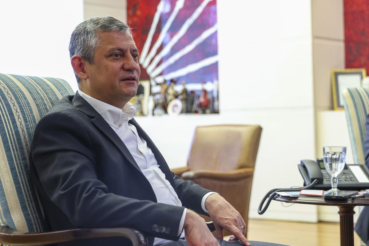 CHP’de yeni hamle: Özgür Özel grup başkanı seçildi
