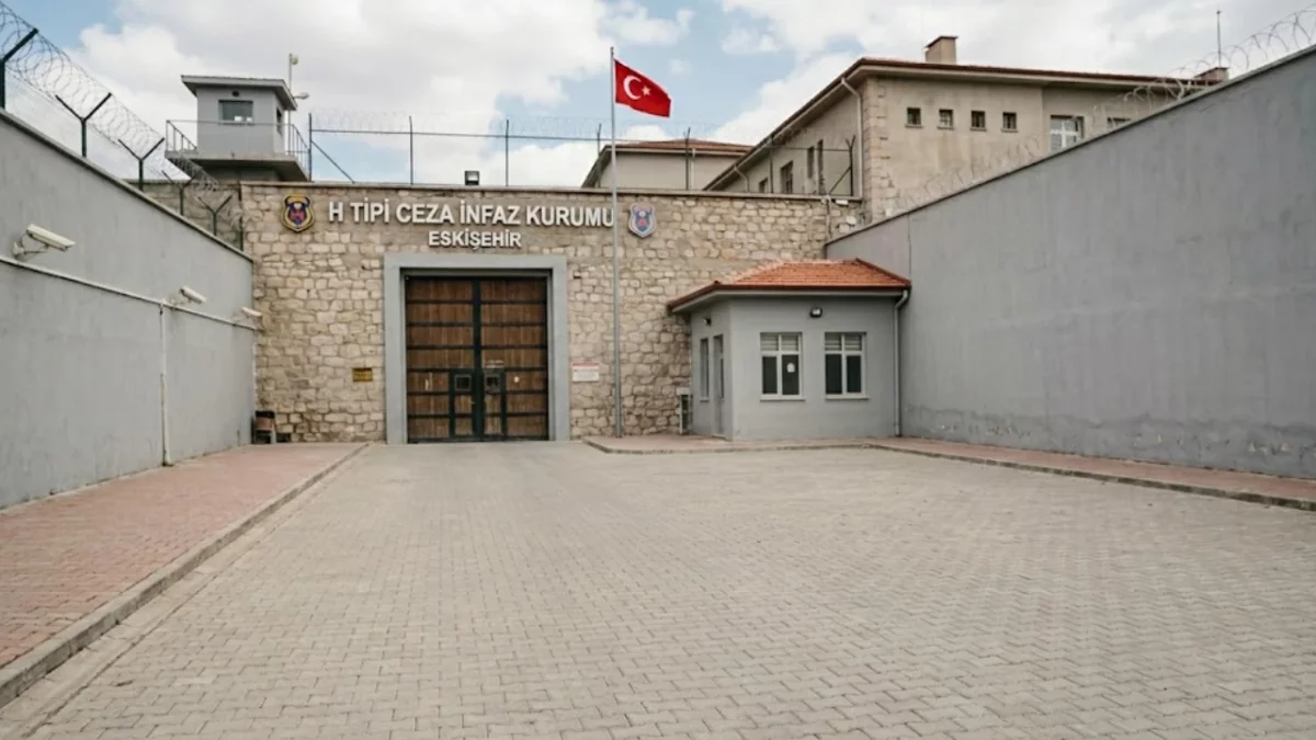Emekli Cezaevi Müdürü 36 Yıl Sonra Görev Yaptığı Kurumu Ziyaret Etti