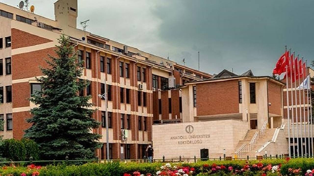 Anadolu Üniversitesi’nde Dijital Habercilik Ve Yapay Zekâ Eğitimi Düzenlenecek