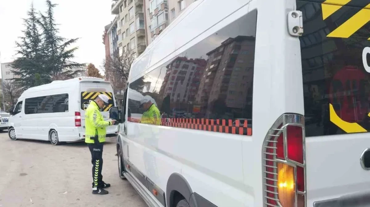 Eskişehir’de Okul Çevreleri Ve Servislere Yakın Takip