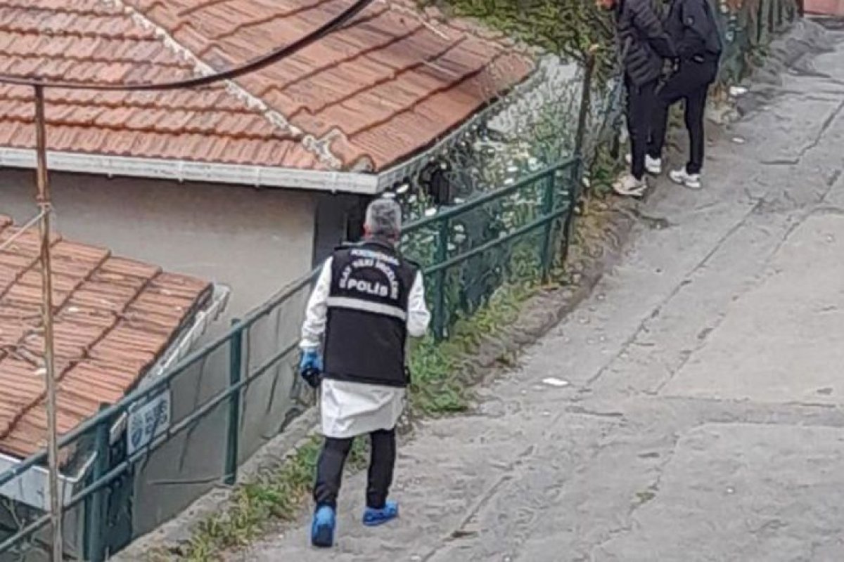 Sarıyer’de Bahçeden Cephanelik Çıktı! Kalaşnikof ve El Bombaları Bulundu