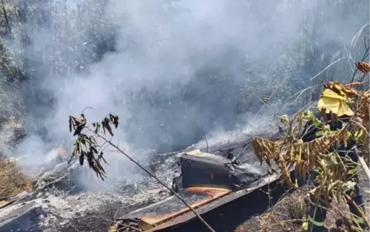 Filipinler’de Kargo Uçağı Düştü 2 Pilot Hayatını Kaybetti