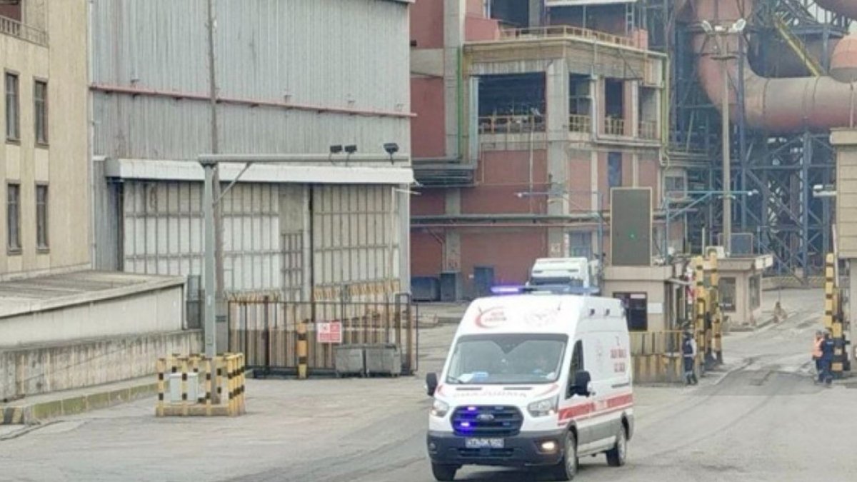 Dilovası’nda Fabrika Faciası: Platform Çöktü, 3 İşçi Hayatını Kaybetti