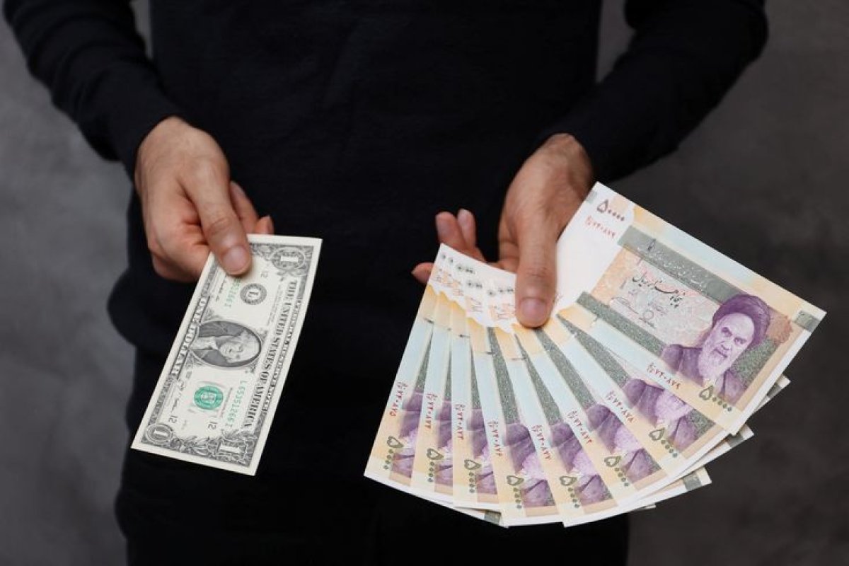 İran Riyali Dolar Karşısında Tarihi Dip Seviyeyi Gördü