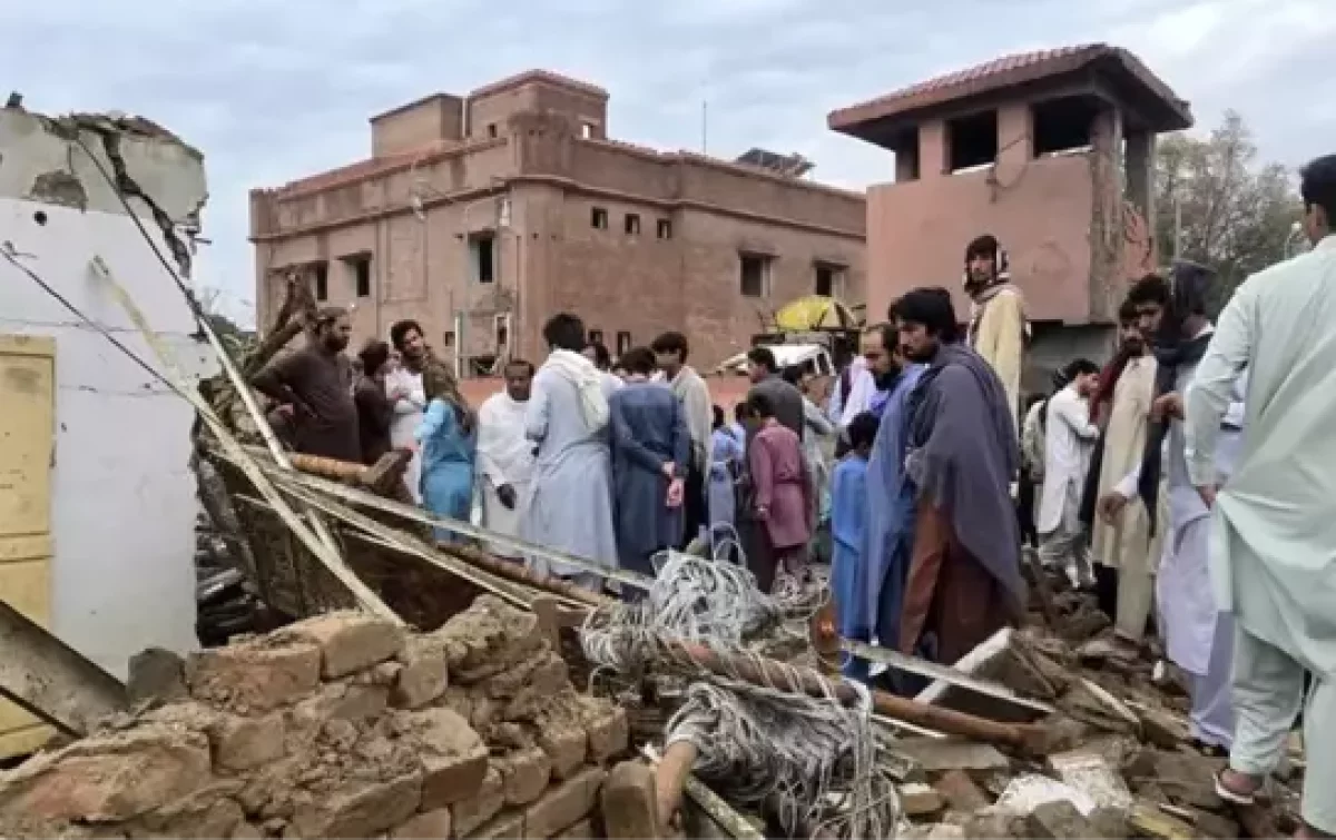 Pakistan’da Polis Karakoluna Bombalı Saldırı