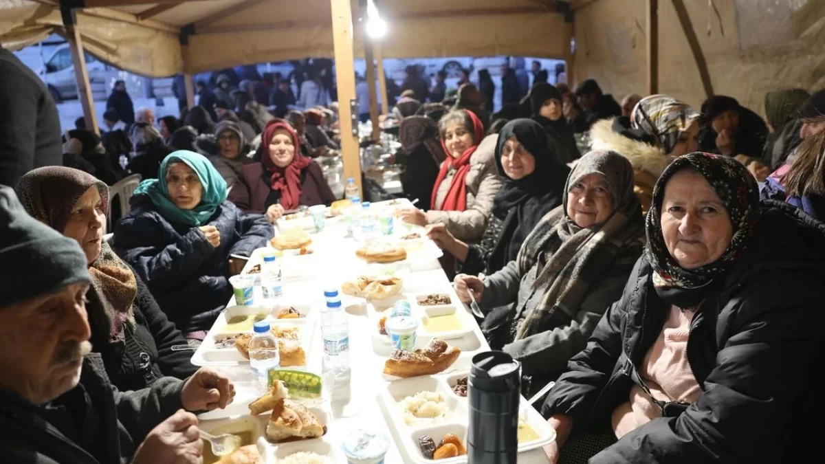 Eskişehir’de 12 İlçede İftar Sofrası Kuruldu: Son Buluşma Mihalıççık’ta Yapıldı