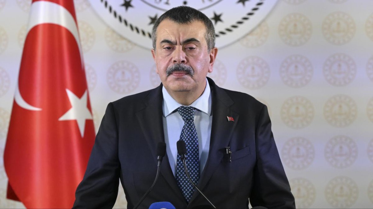 Okullarda yeni dönem sinyali: Bakan Tekin’den okul güvenliği, ara tatil ve zorunlu eğitim açıklaması
